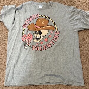 Gray Howdy Valentine Graphic T-Shirt
